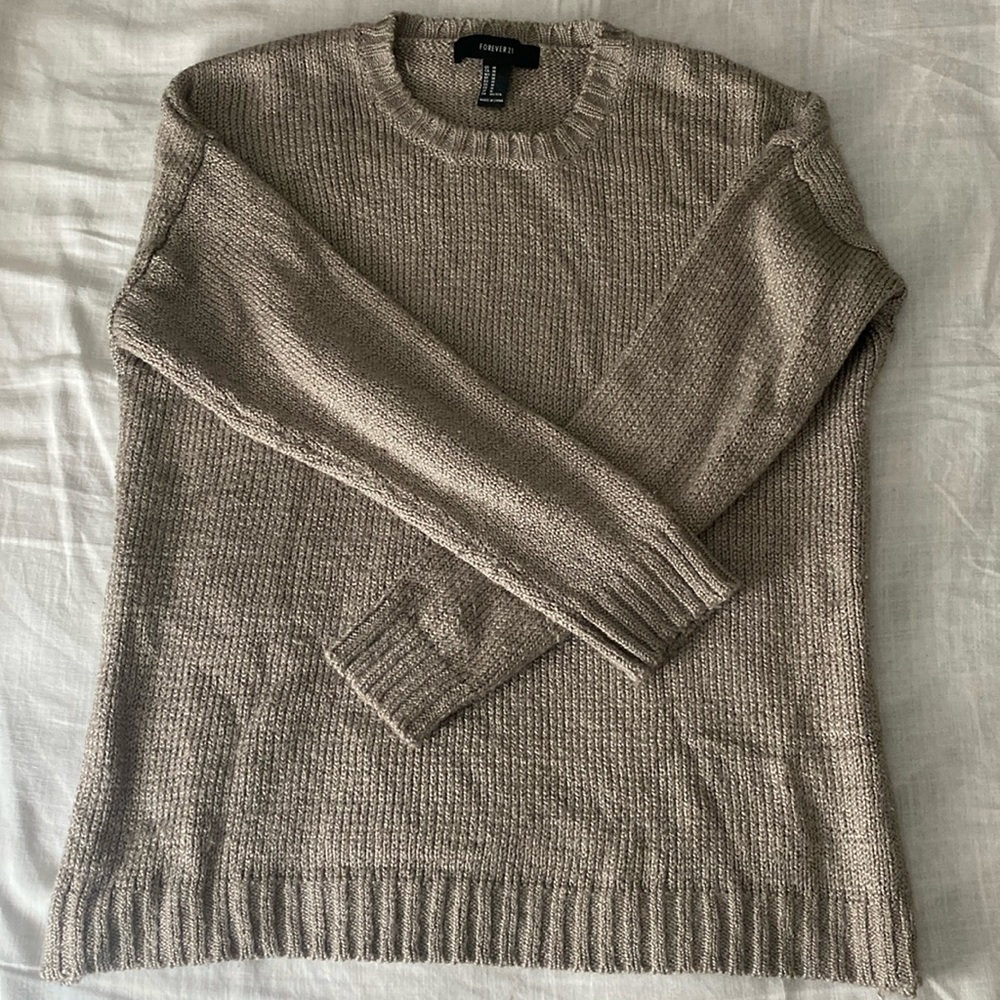Woman’s fall sweater long sleeve forever 21 size medium tan color
